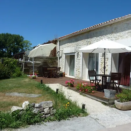 D'hotes Senathe Saint-Romain-de-Benet